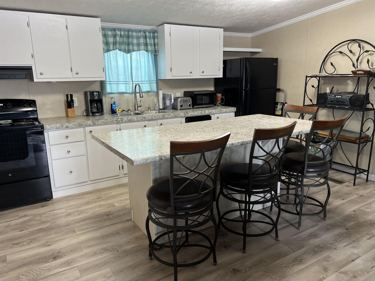 1617 Crystal Lake Dr.  Photo 19