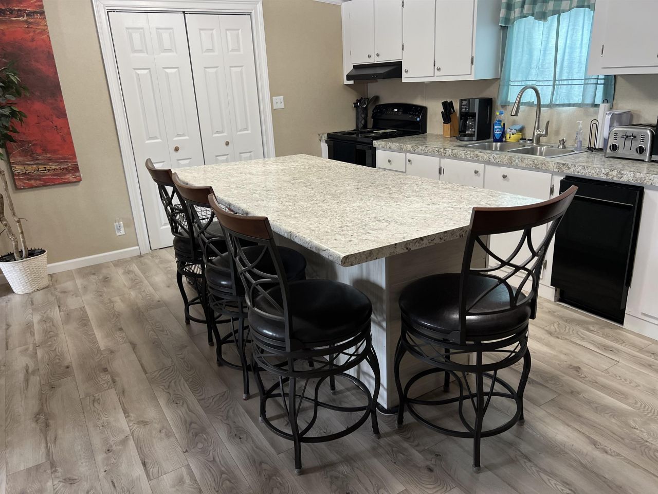 1617 Crystal Lake Dr.  Photo 21