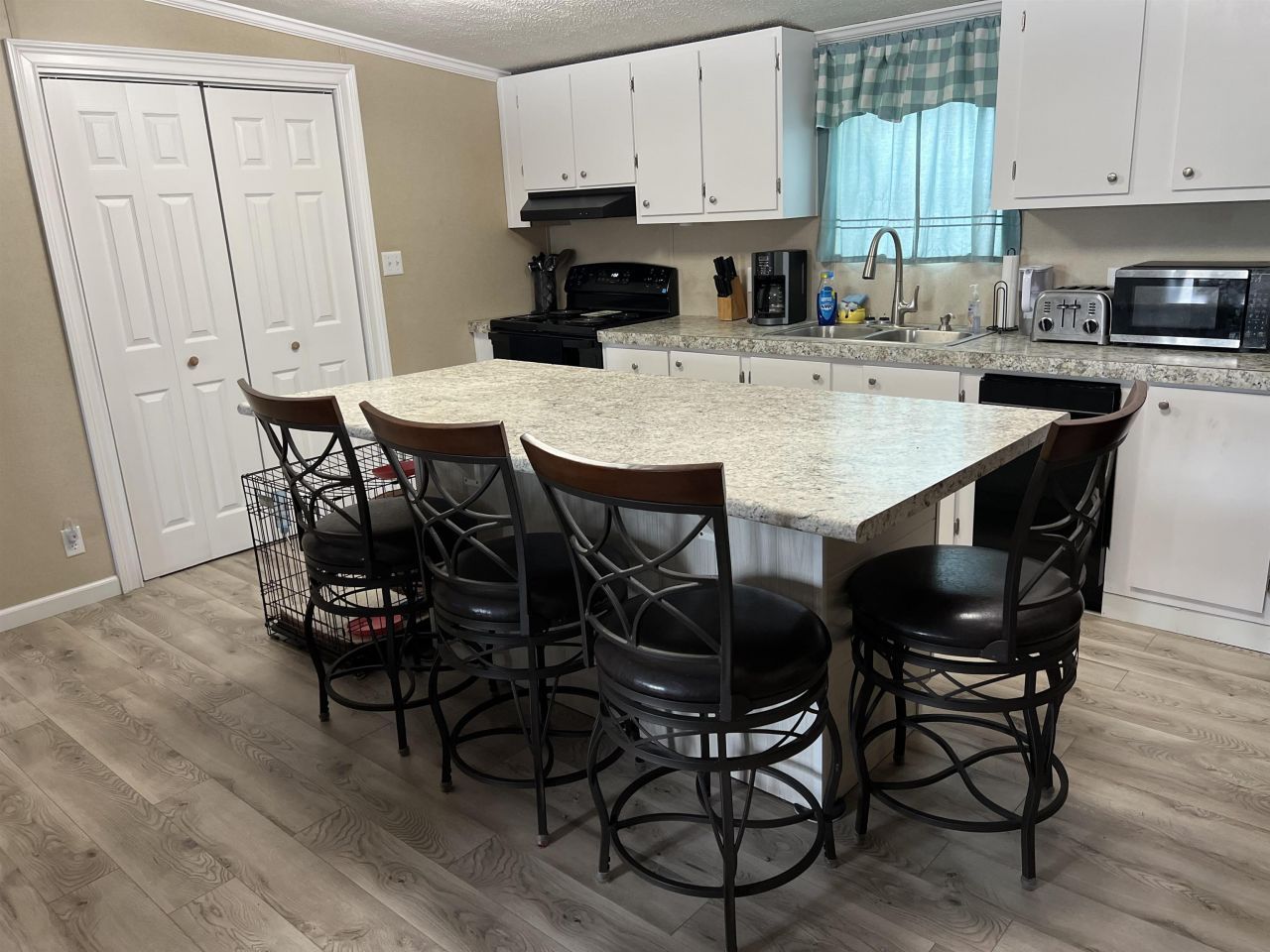 1617 Crystal Lake Dr.  Photo 22