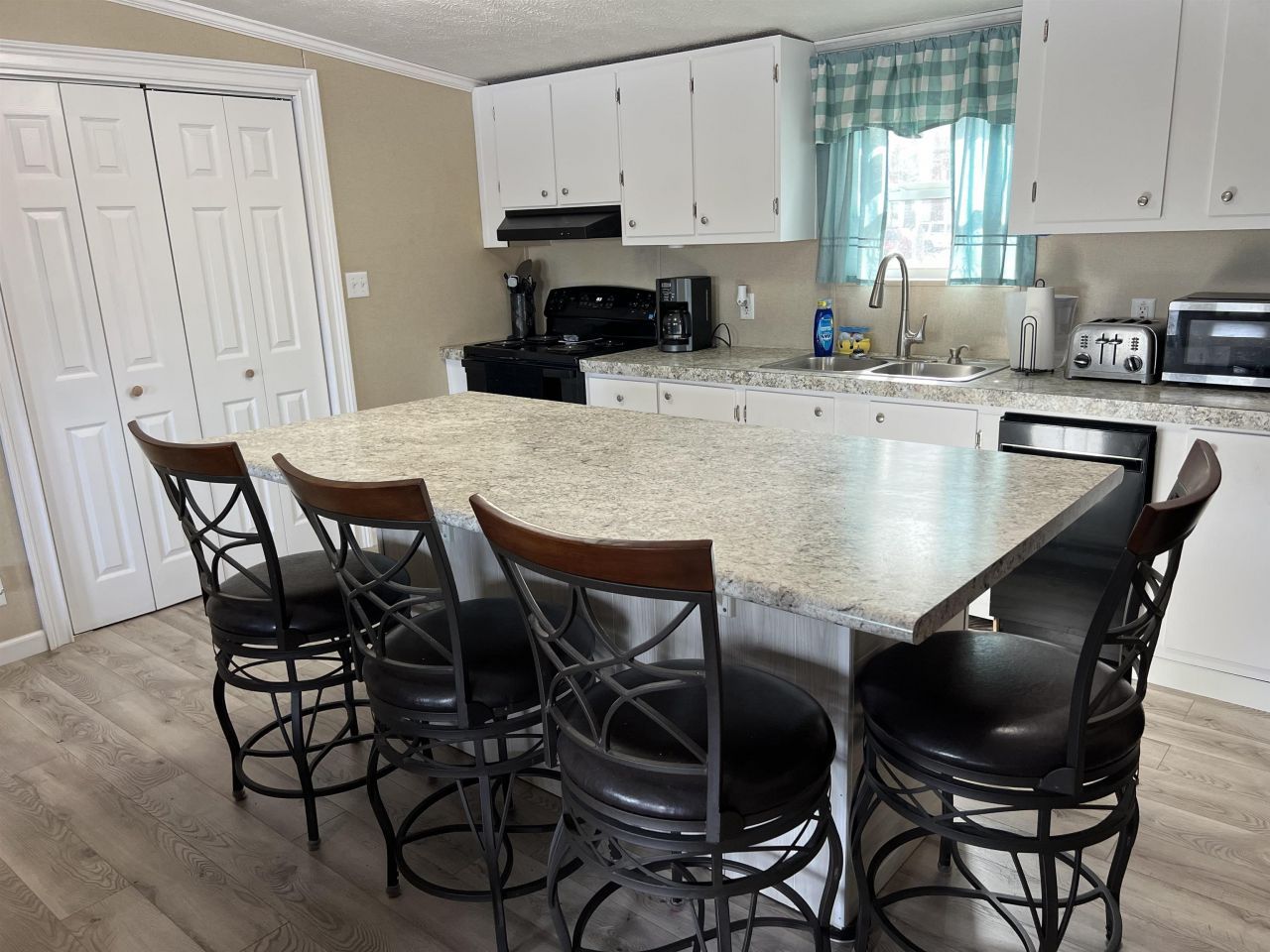 1617 Crystal Lake Dr.  Photo 26