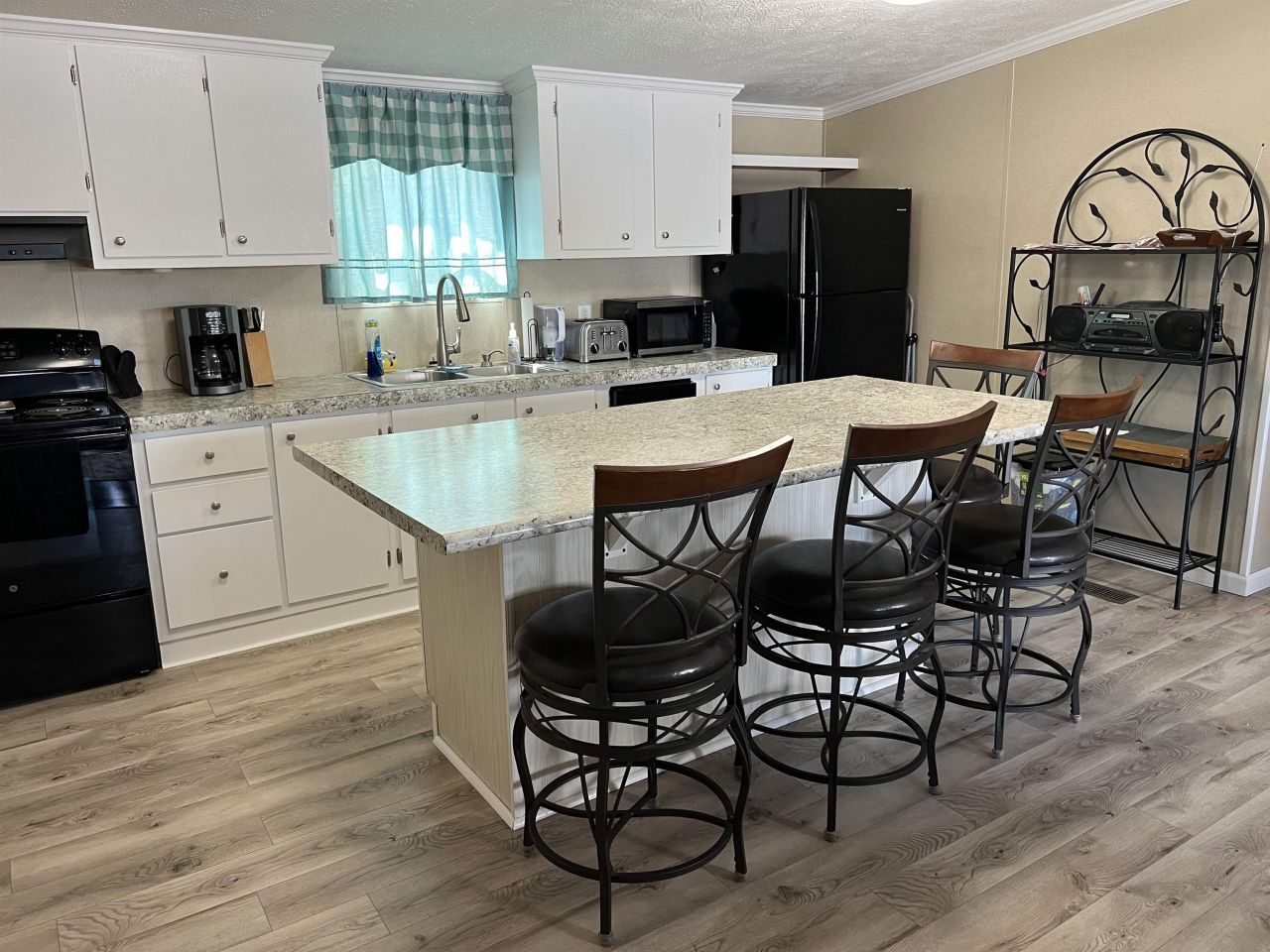 1617 Crystal Lake Dr. Photo 27