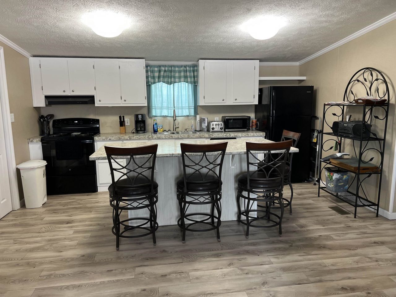 1617 Crystal Lake Dr.  Photo 32