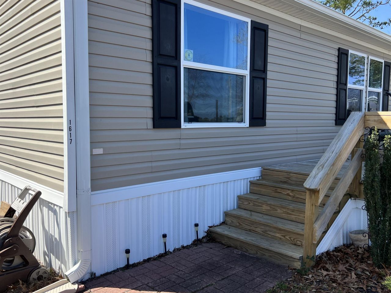 1617 Crystal Lake Dr.  Photo 6