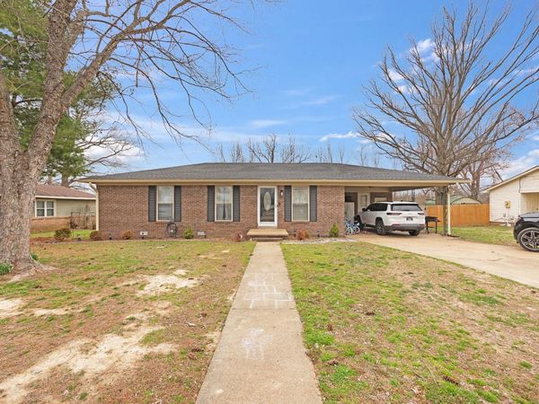 8064 Pillow Dr, Milan, TN 38358