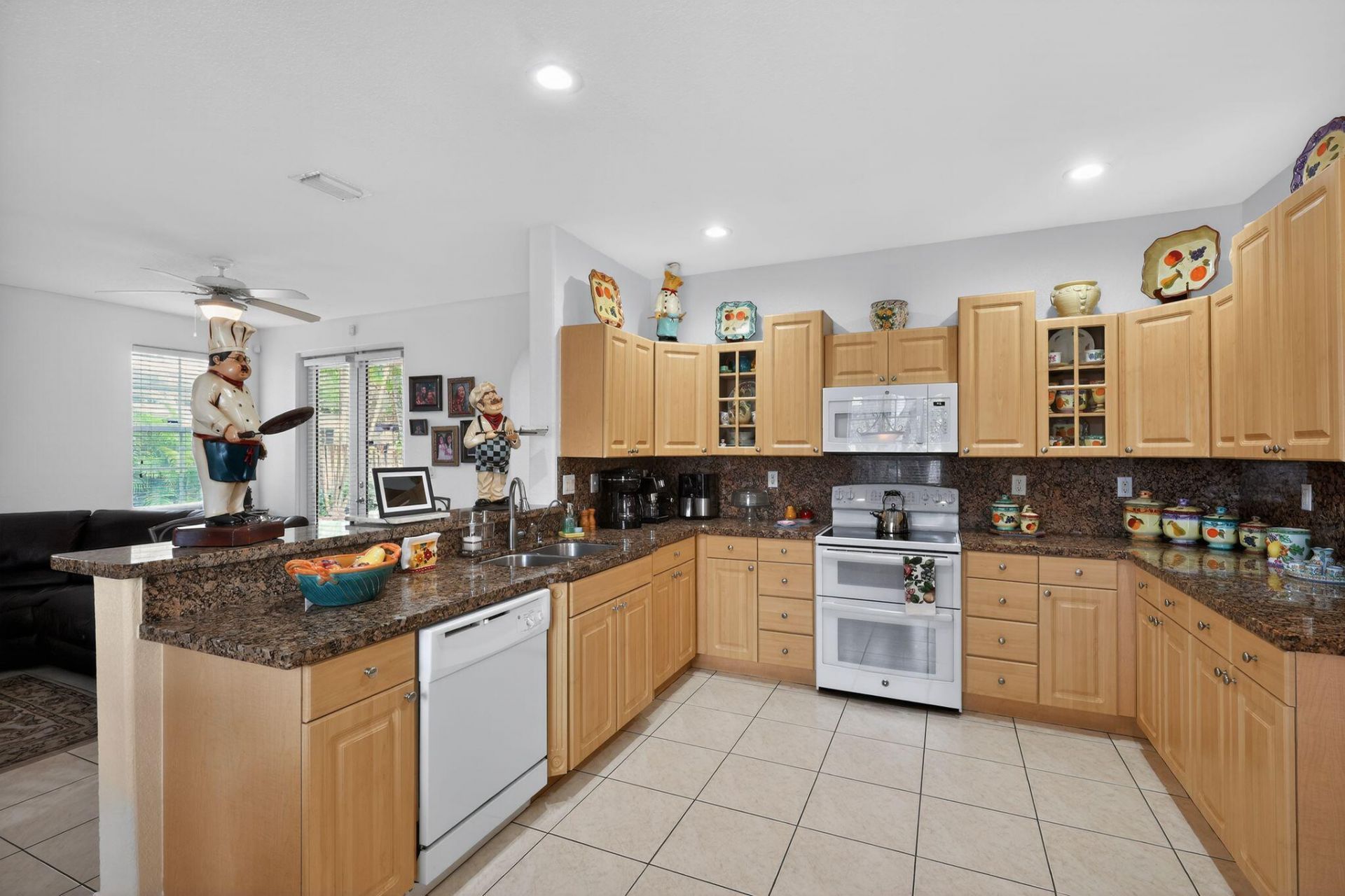 16613 NW 77th Path, Miami Lakes, FL 33016 Photo