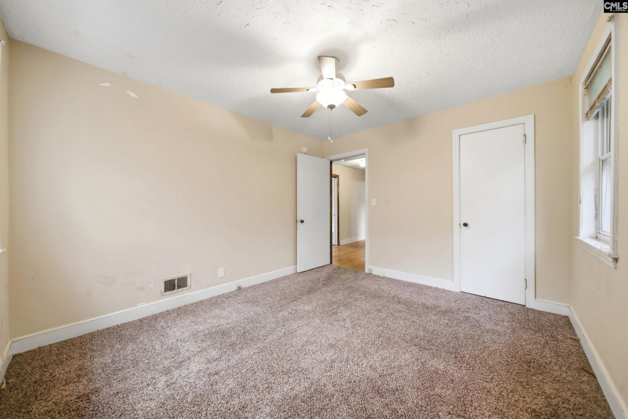 586 Rainbow Circle Photo 14