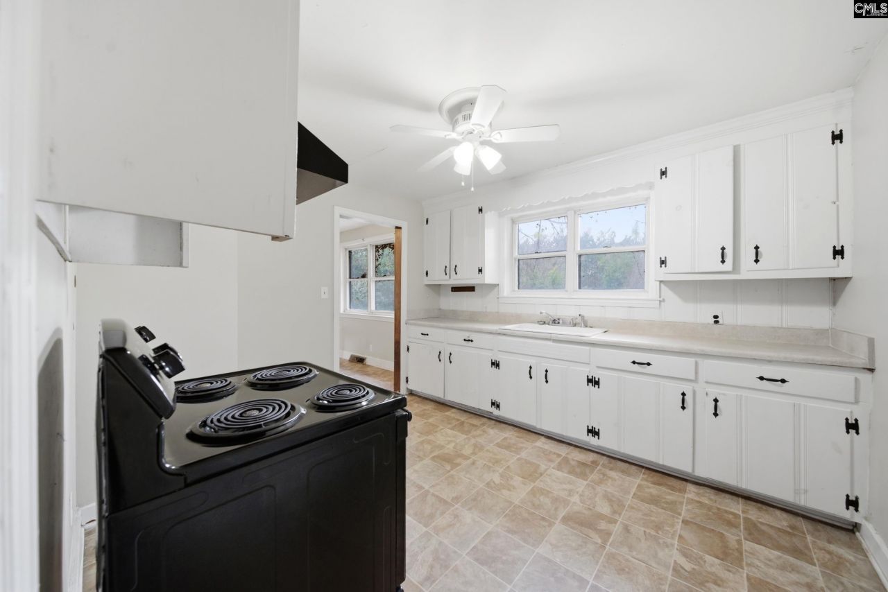 586 Rainbow Circle Photo 9