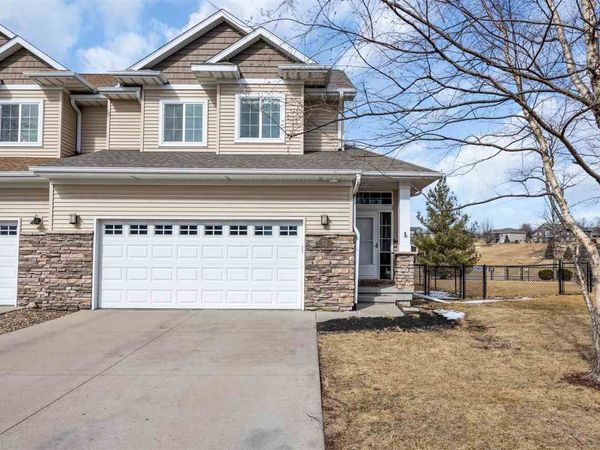 32 Ash Ct, North Liberty, IA 52317