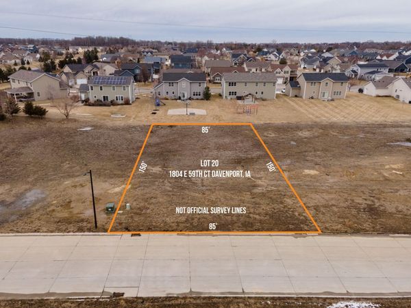 1804 E 59TH Court , Davenport, IA 52807