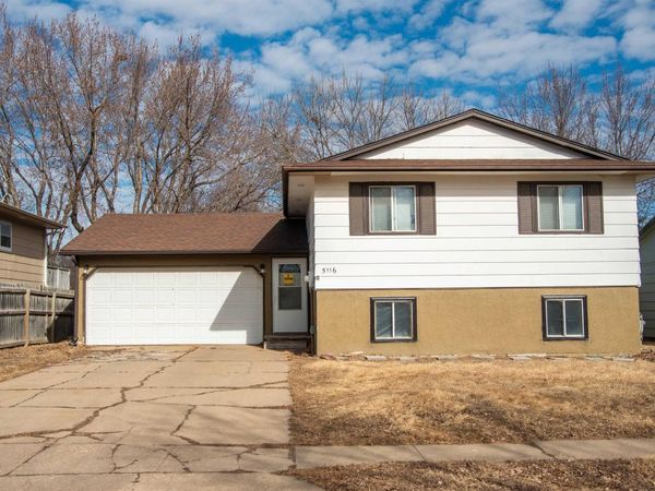 5116 E 16th St, Sioux Falls, SD 57110
