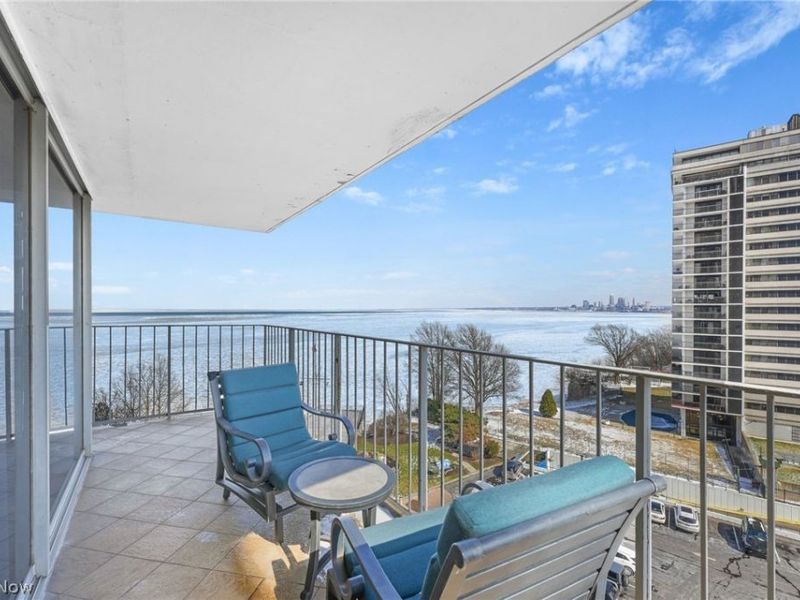 12700 Lake Avenue, Unit 1107, Lakewood, OH 44107 Photo 4