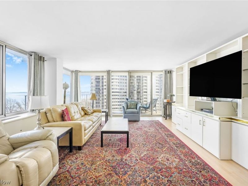 12700 Lake Avenue, Unit 1107, Lakewood, OH 44107 Photo 5