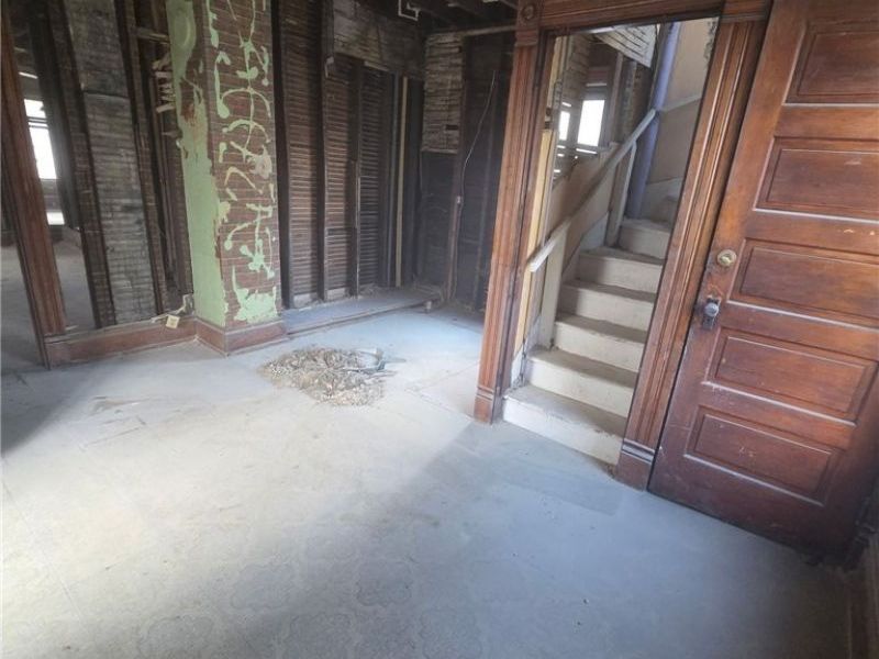 868 Front Street SW, Warren, OH 44485 Photo 5