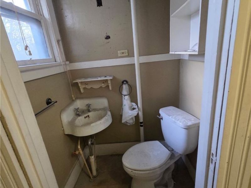 868 Front Street SW, Warren, OH 44485 Photo 9