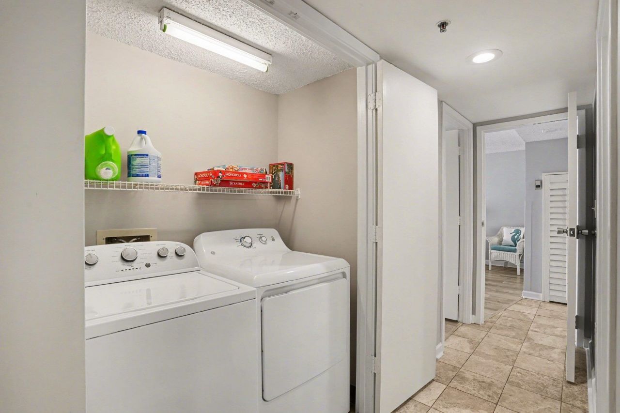 9820 Queensway Blvd. Photo 22