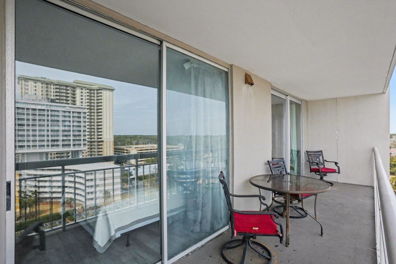 9820 Queensway Blvd. Photo 25