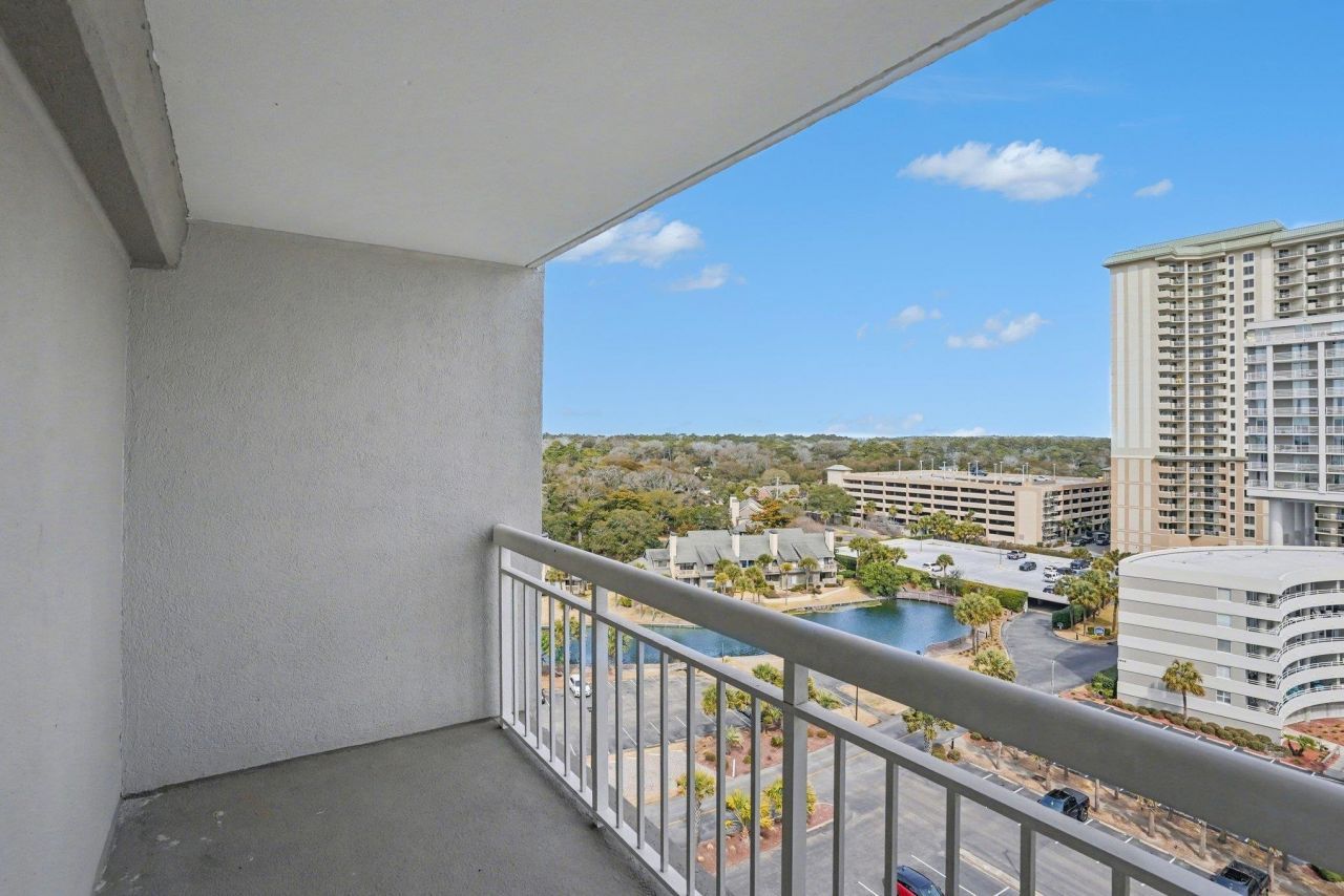 9820 Queensway Blvd. Photo 27