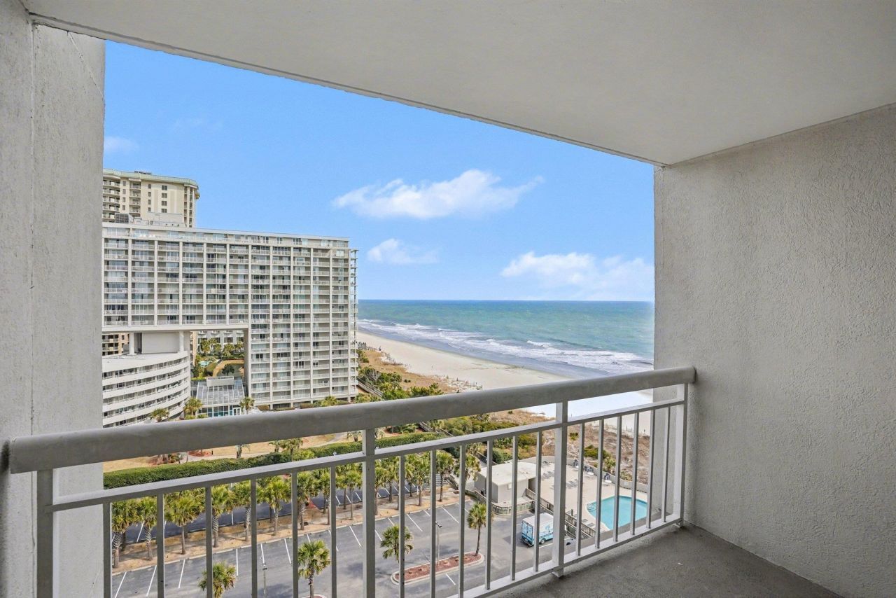 9820 Queensway Blvd. Photo 28