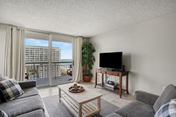 9820 Queensway Blvd.  photo 4