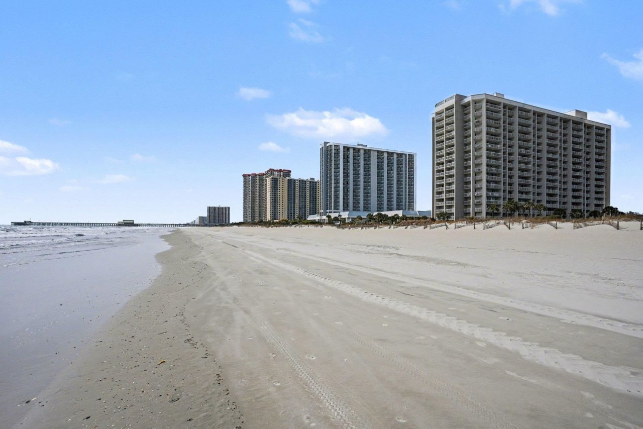 9820 Queensway Blvd. Photo 33