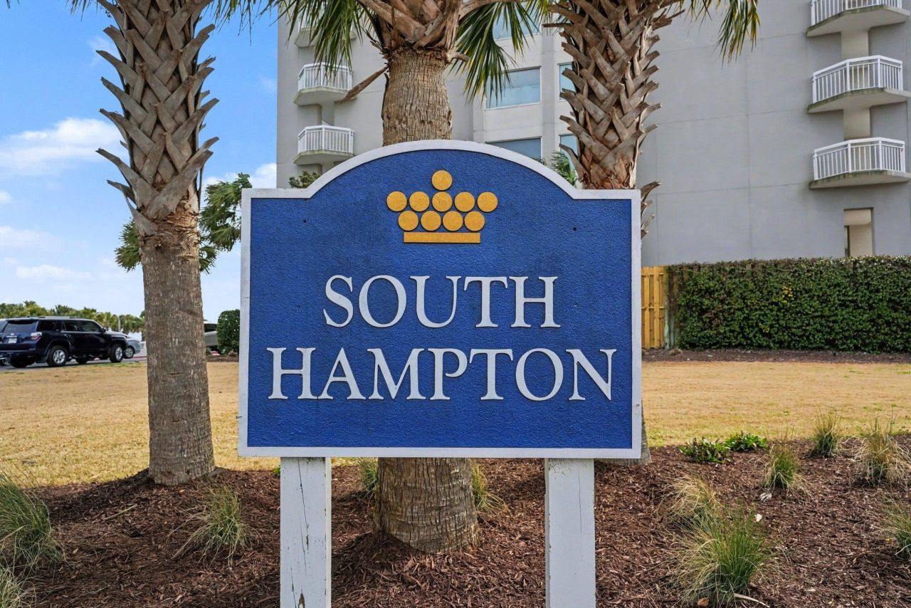 9820 Queensway Blvd.  Photo 45