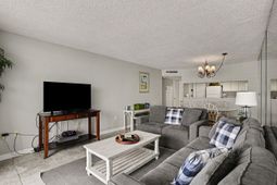 9820 Queensway Blvd.  photo 4