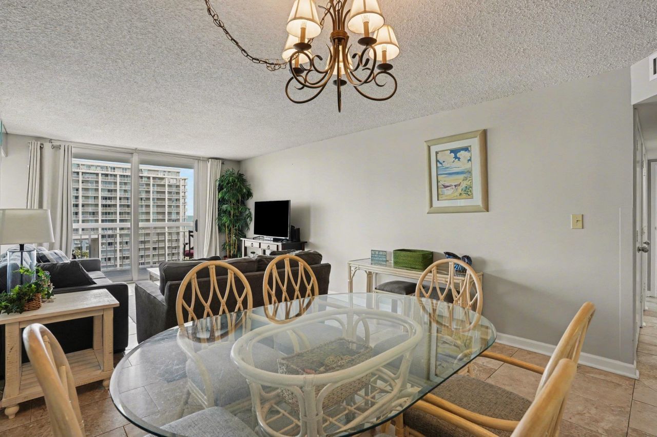 9820 Queensway Blvd. Photo 7