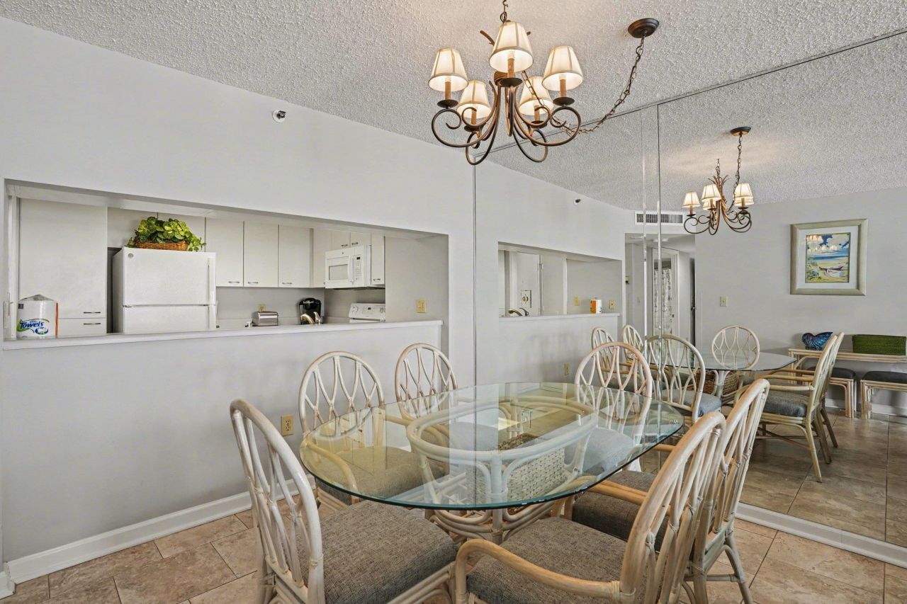 9820 Queensway Blvd.  Photo 8