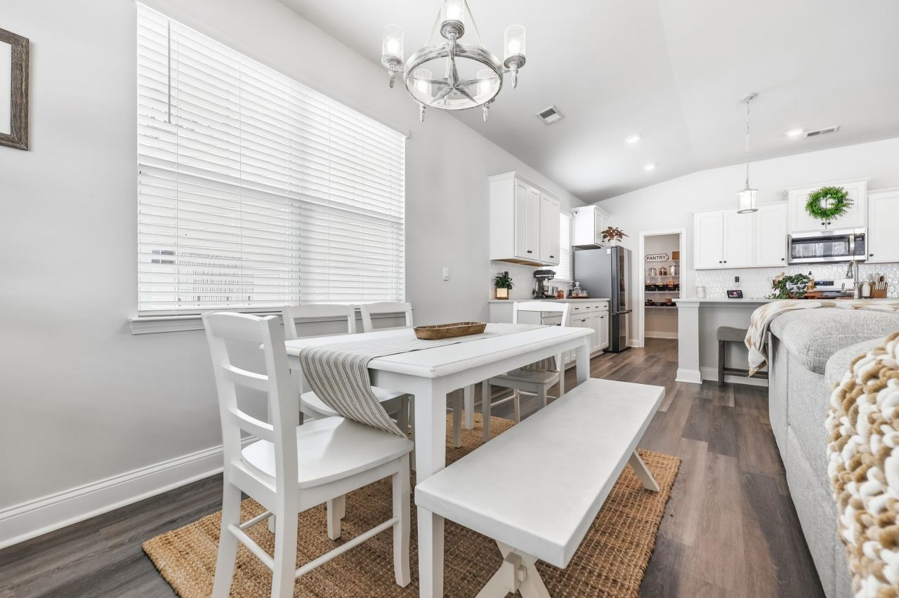 288 Lassoed Circle  Photo 7