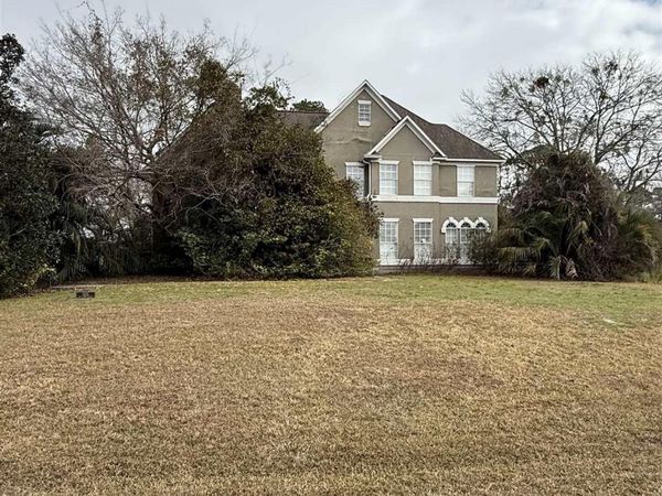 7416 San Ramon Dr, Milton, FL 32583