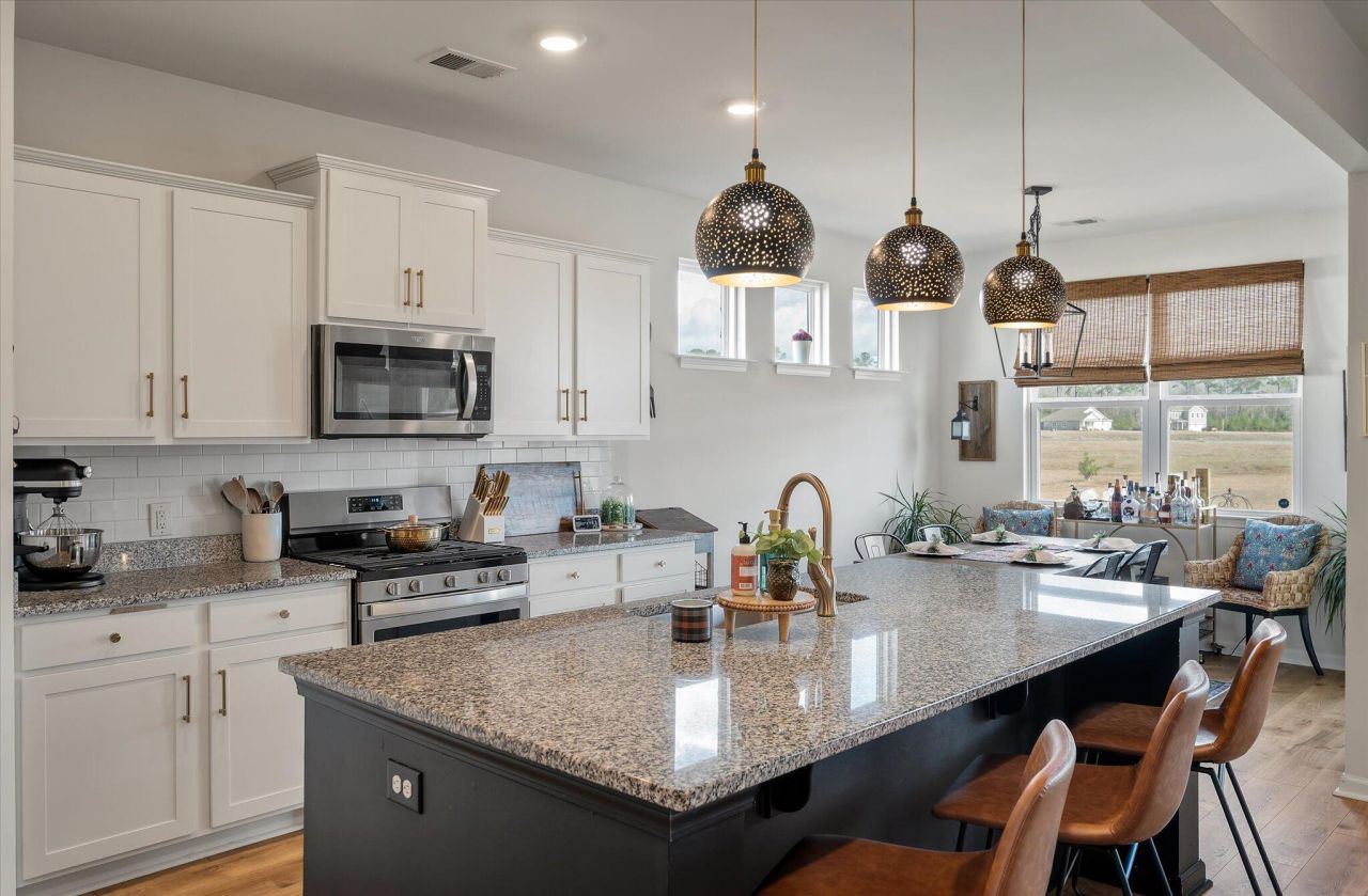 240 Silver Creek Drive Photo 10