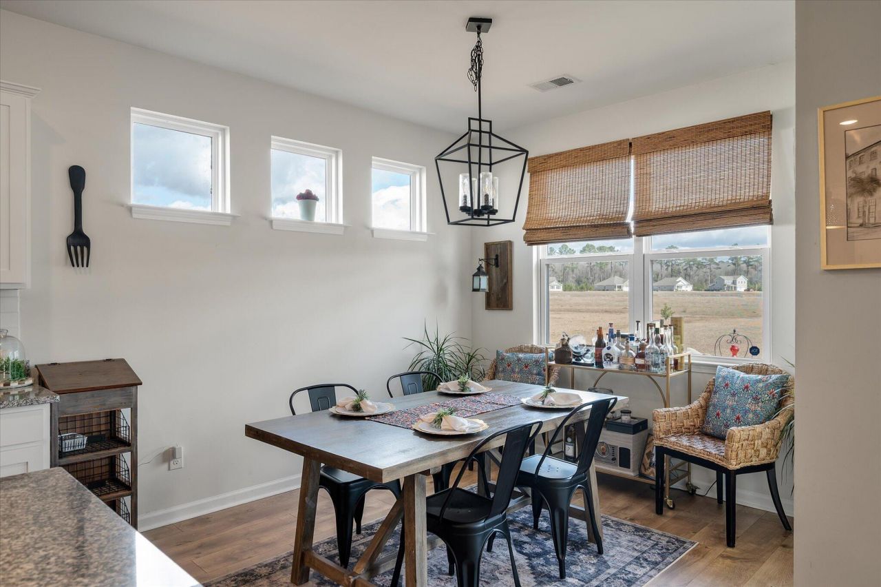 240 Silver Creek Drive Photo 11