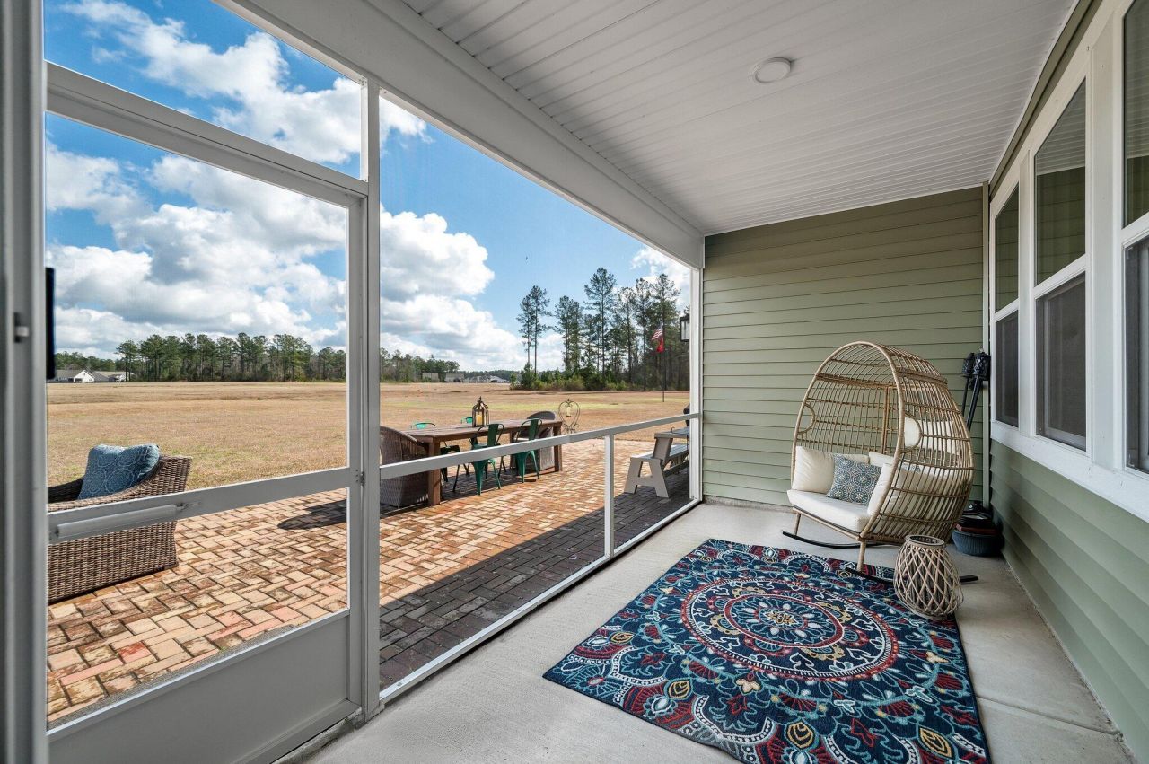 240 Silver Creek Drive Photo 12