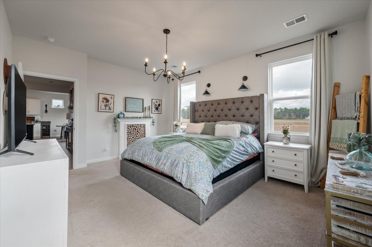 240 Silver Creek Drive Photo 14