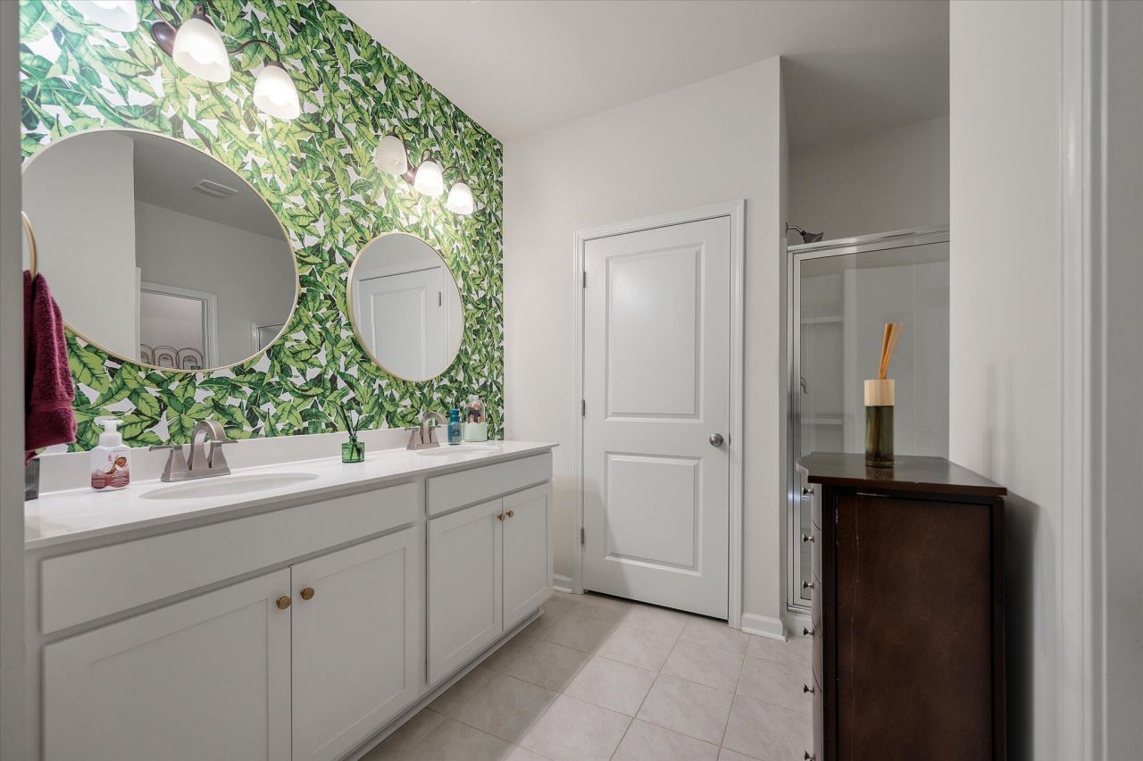 240 Silver Creek Drive Photo 15