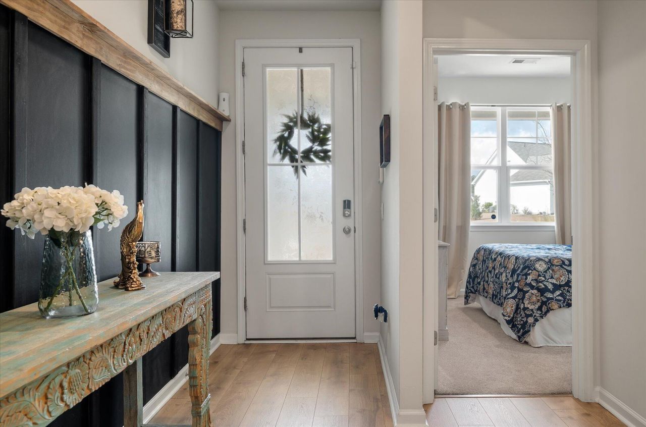 240 Silver Creek Drive Photo 4