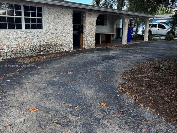 6541 Sherman St, Hollywood, FL 33024