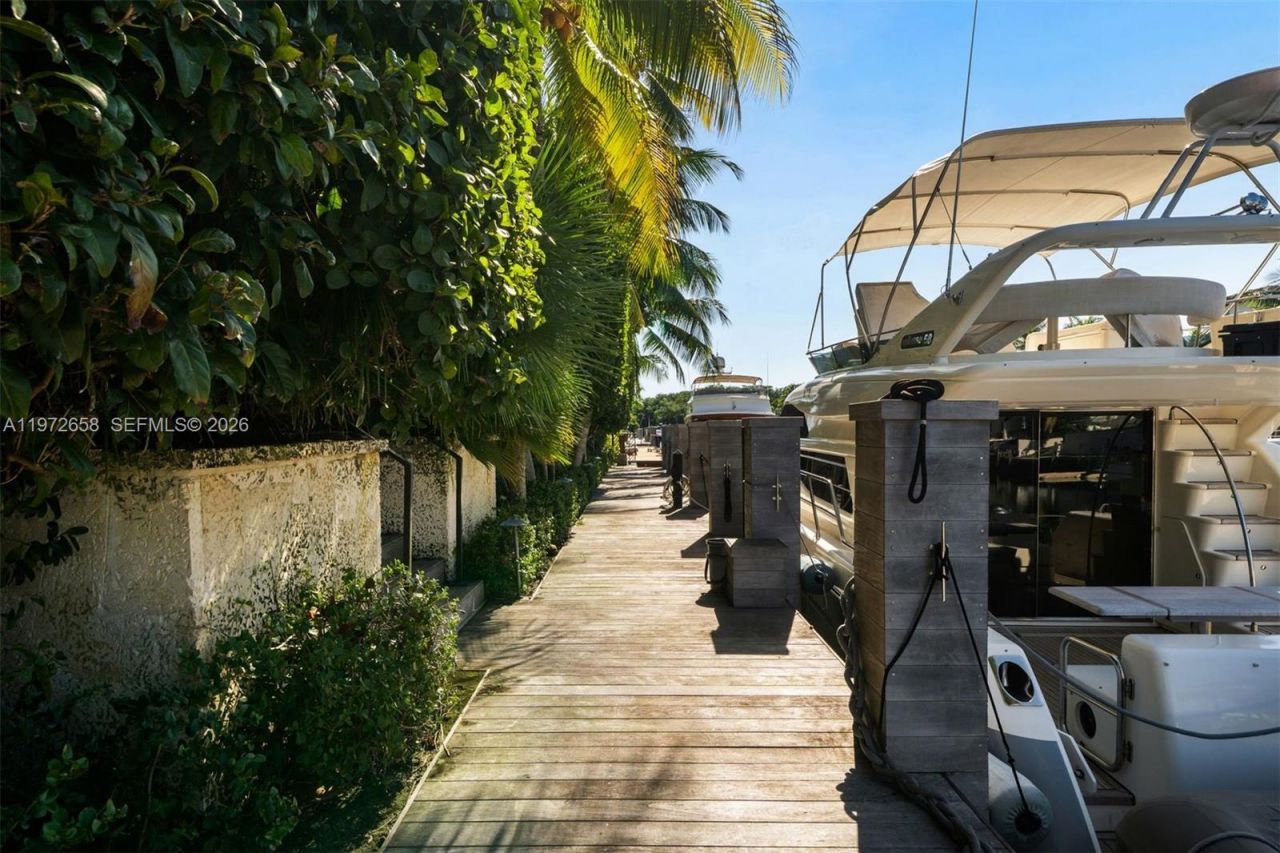 6850 Sunrise Ct , Coral Gables, FL 33133 Photo