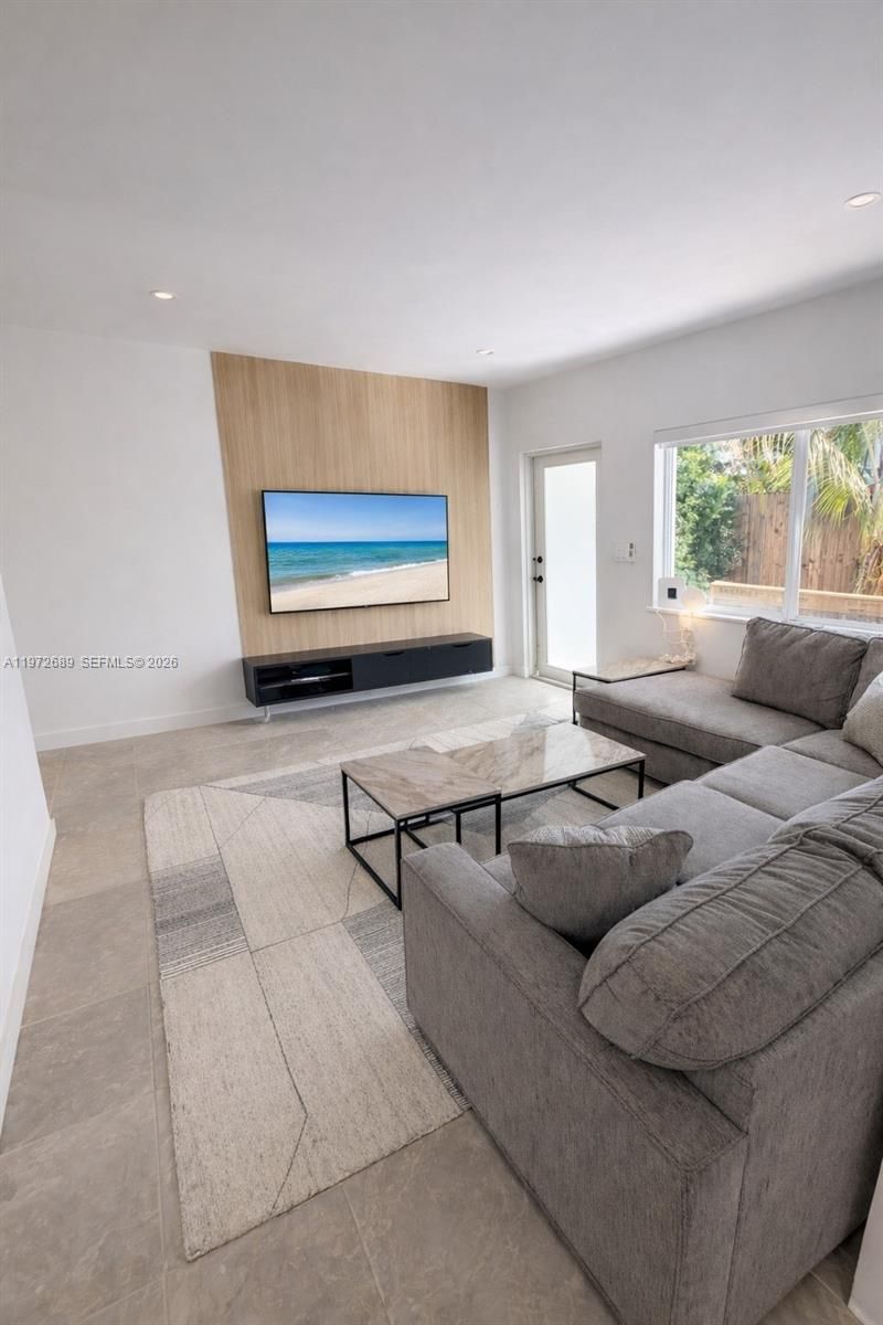 7800 NE 10th Ct, Unit 1, Miami, FL 33138 Photo