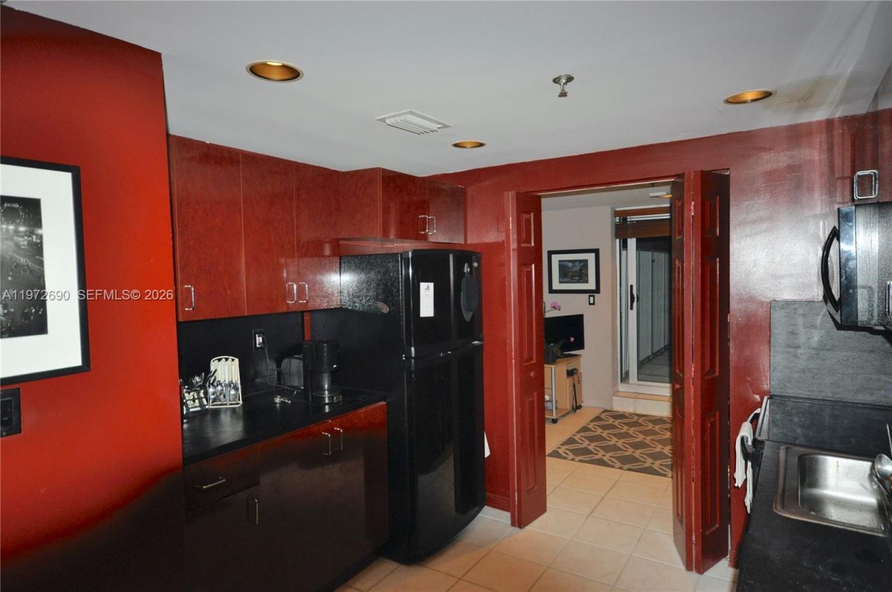 2829 Indian Creek Dr, Unit PH-3, Miami Beach, FL 33140 Photo