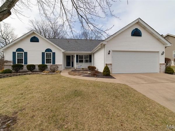 513 Crown Passage Drive, St Charles, MO 63303
