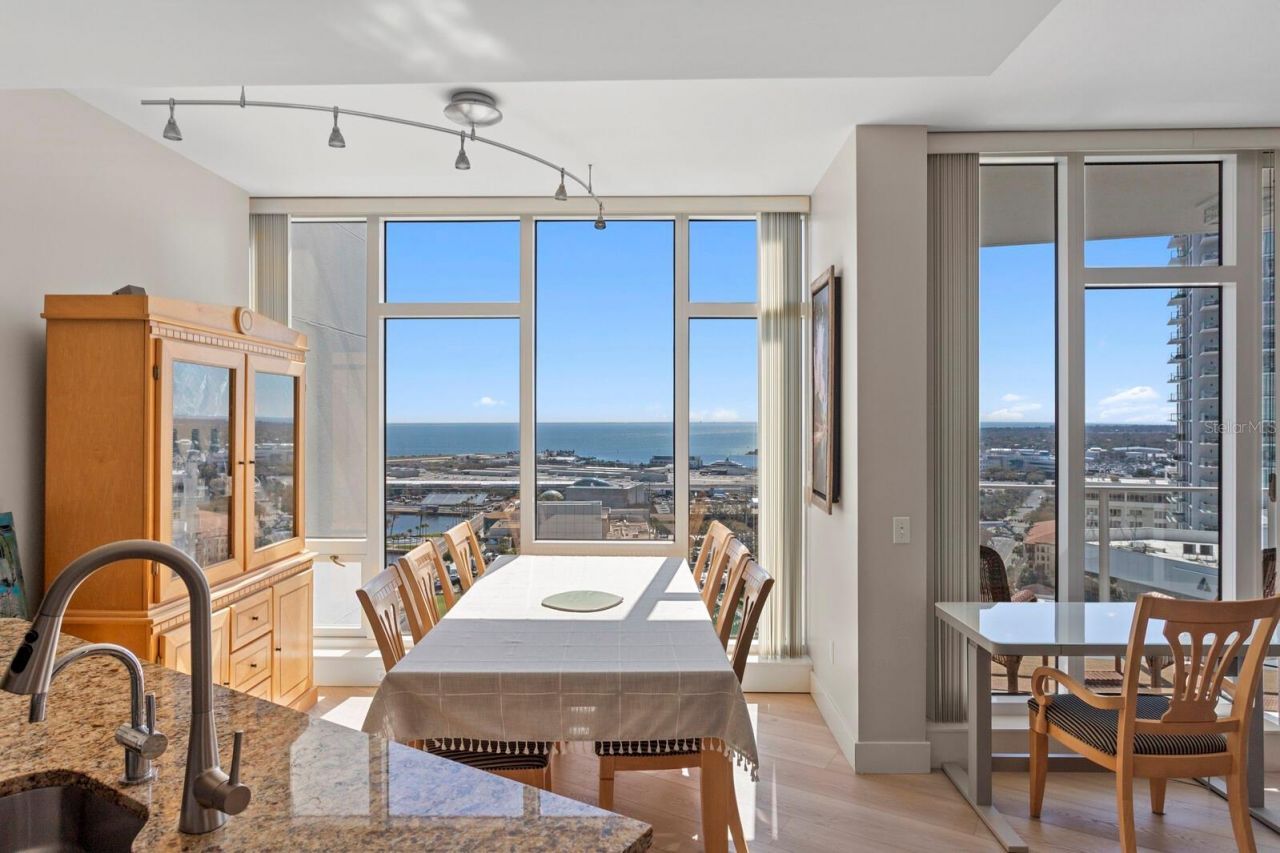 175 1st Street S, Unit 2106, Saint Petersburg, FL 33701 Photo