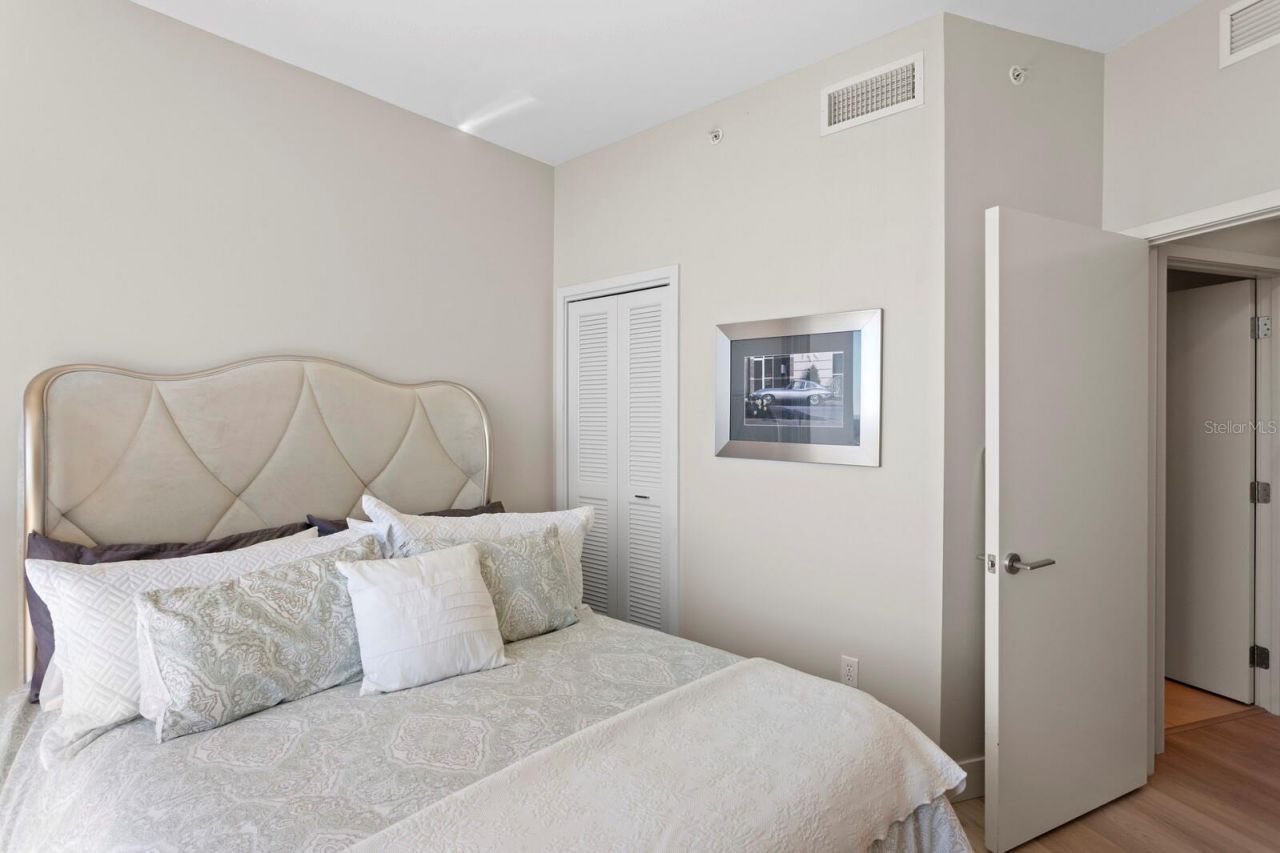 175 1st Street S, Unit 2106, Saint Petersburg, FL 33701 Photo