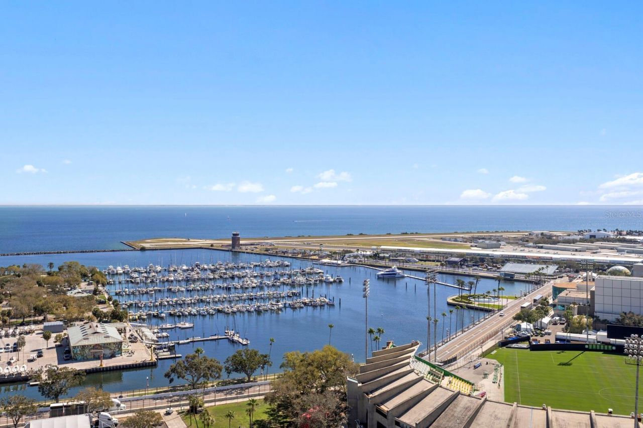 175 1st Street S, Unit 2106, Saint Petersburg, FL 33701 Photo