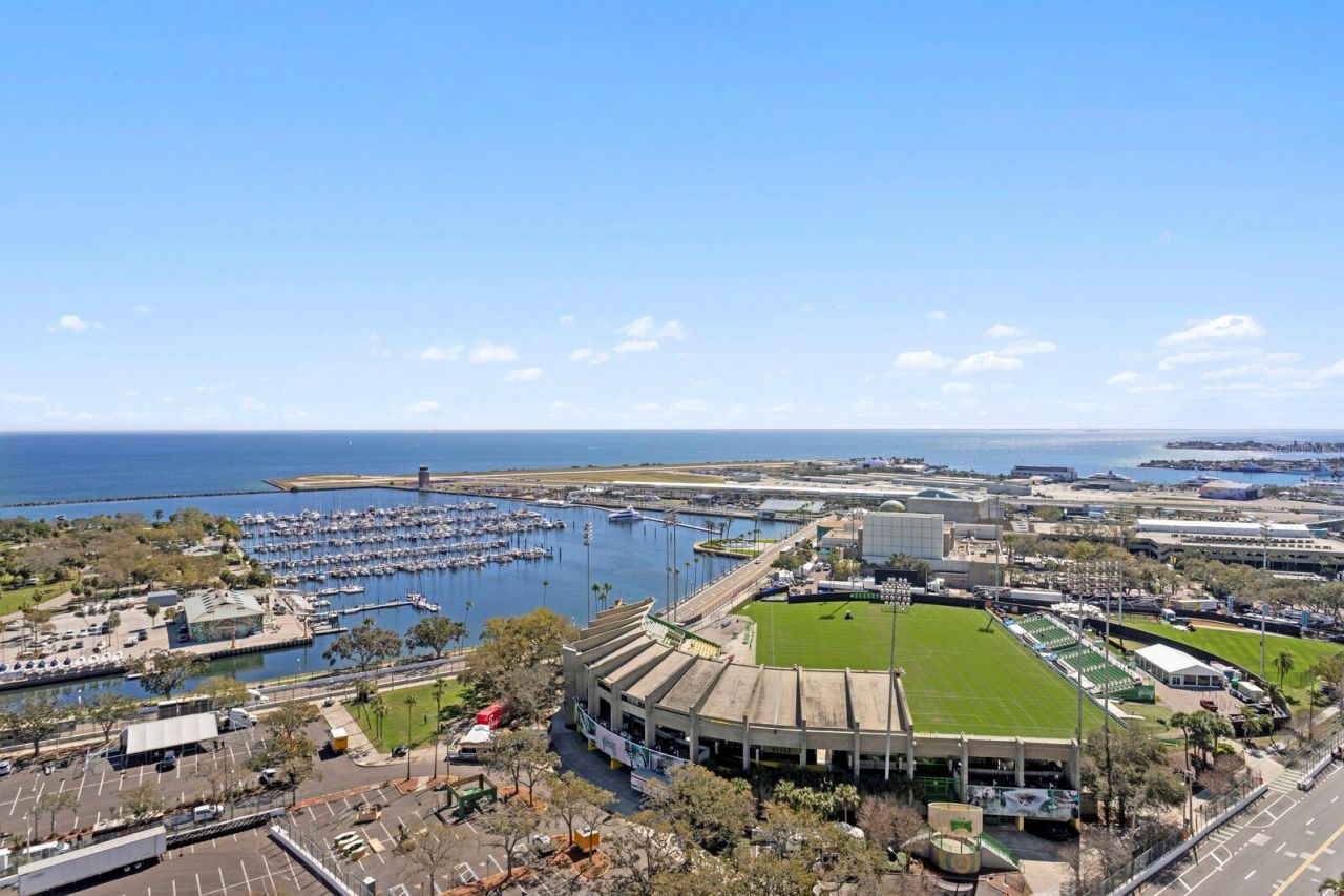 175 1st Street S, Unit 2106, Saint Petersburg, FL 33701 Photo