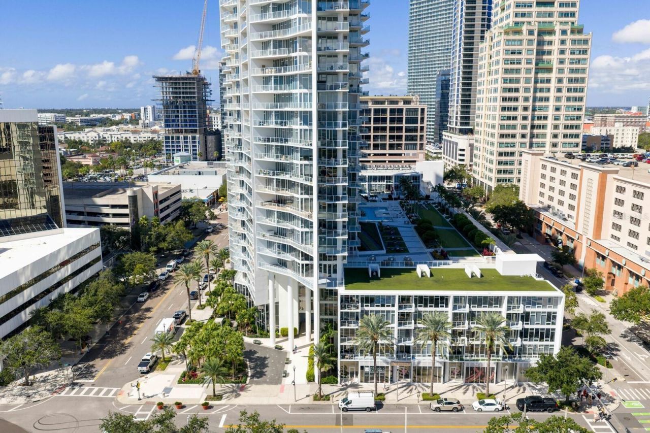 175 1st Street S, Unit 2106, Saint Petersburg, FL 33701 Photo
