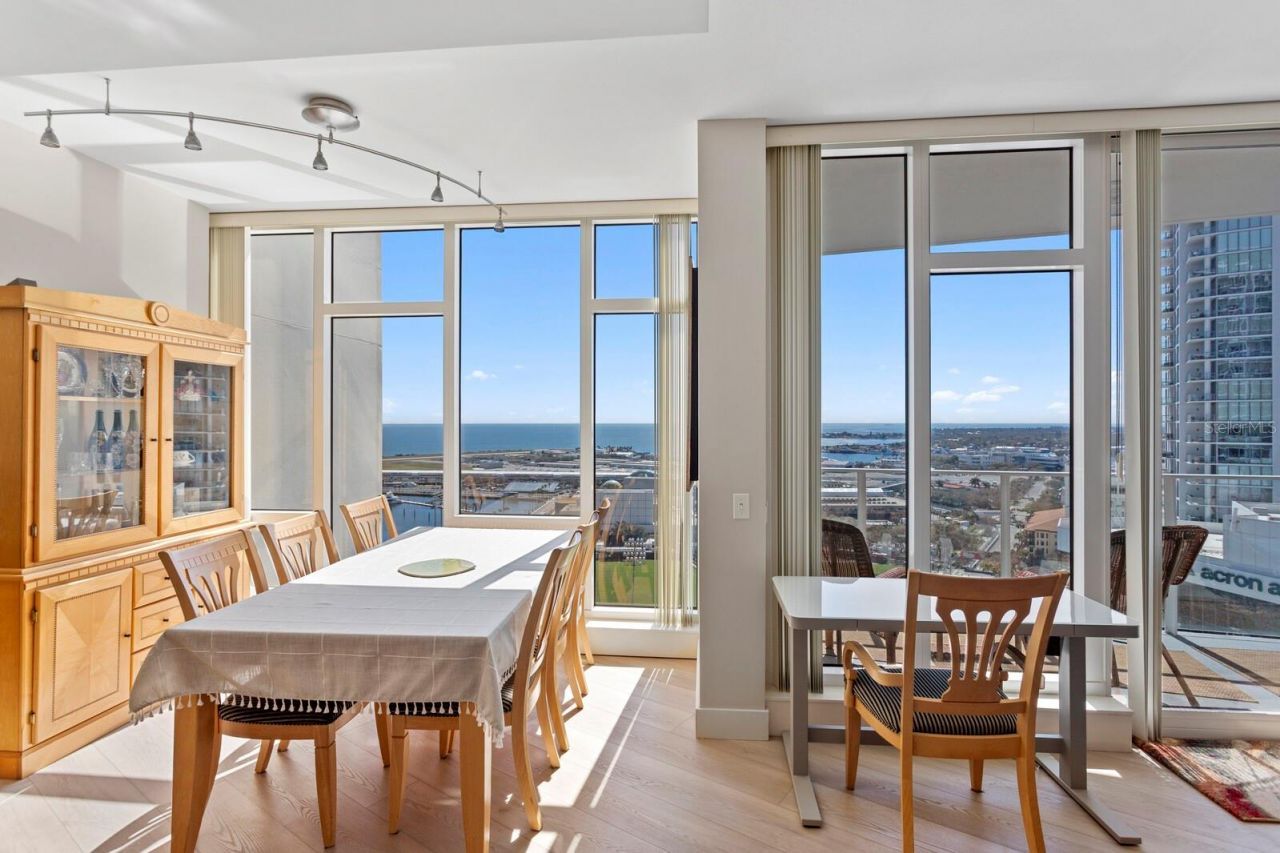 175 1st Street S, Unit 2106, Saint Petersburg, FL 33701 Photo