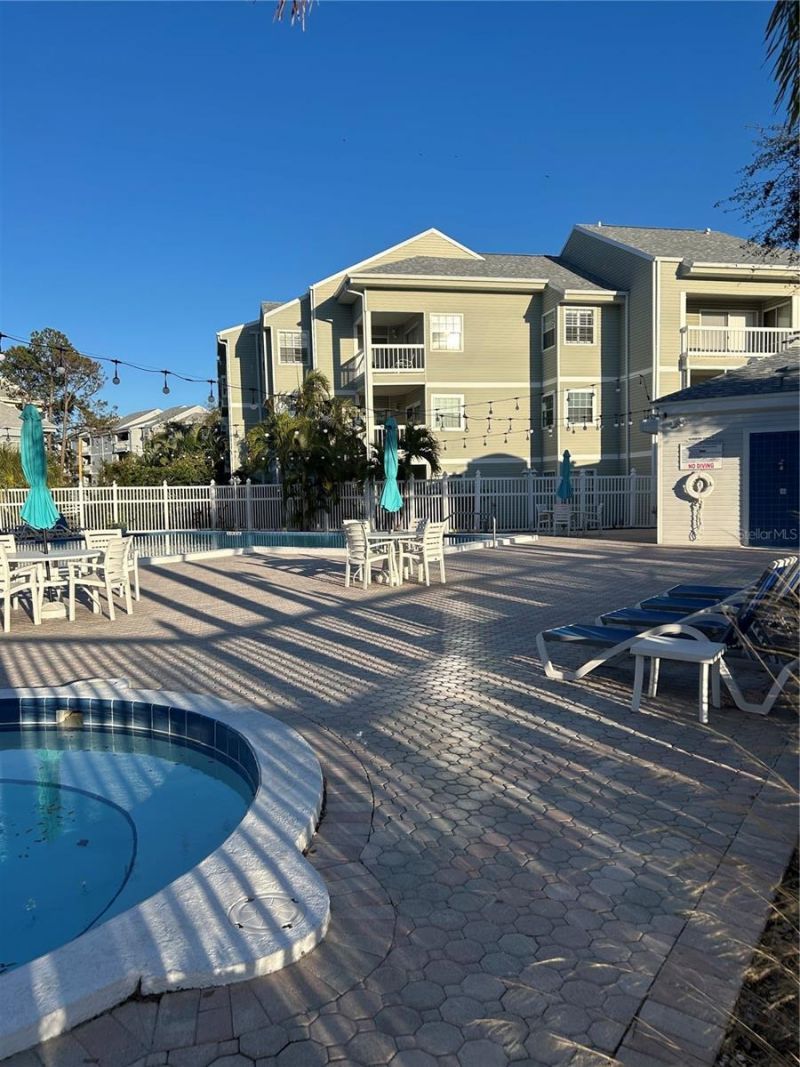 6924 Stones Throw Circle N, Unit 8306, Saint Petersburg, FL 33710 Photo