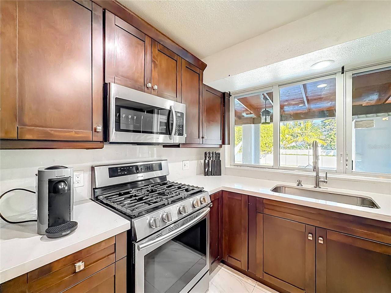 2913 Dolphin Drive, Miramar, FL 33025 Photo