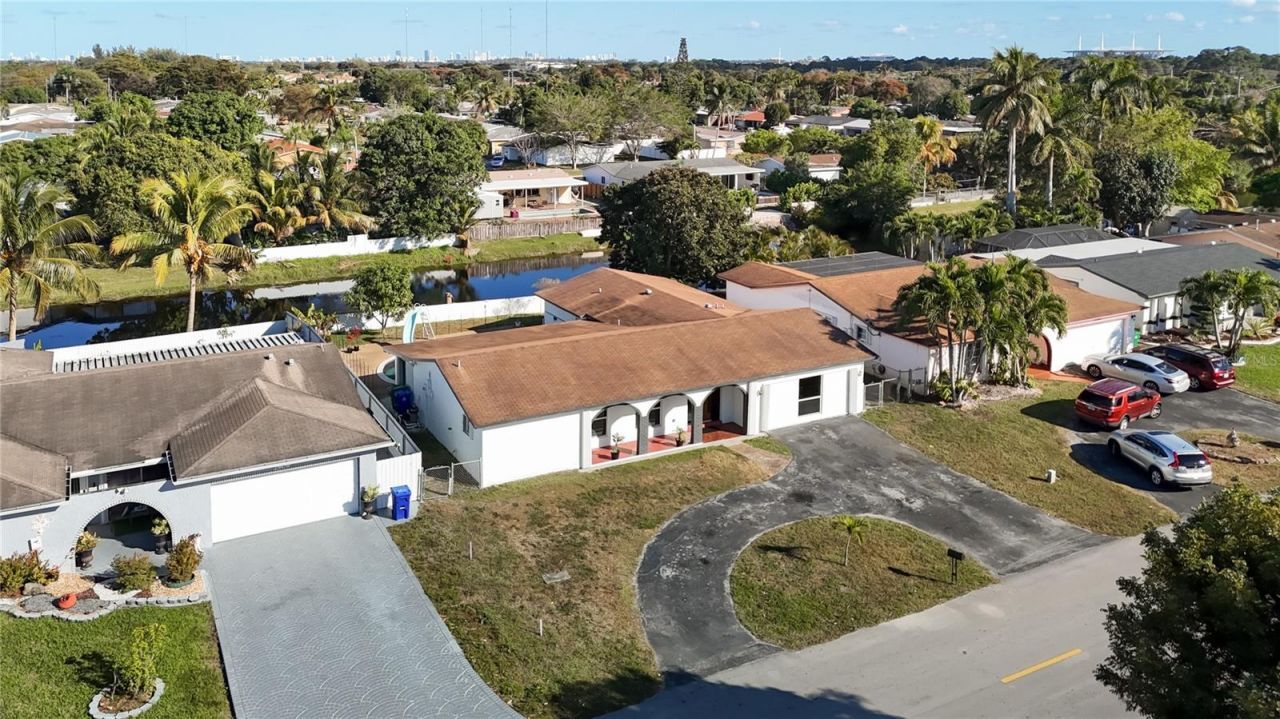 2913 Dolphin Drive, Miramar, FL 33025 Photo